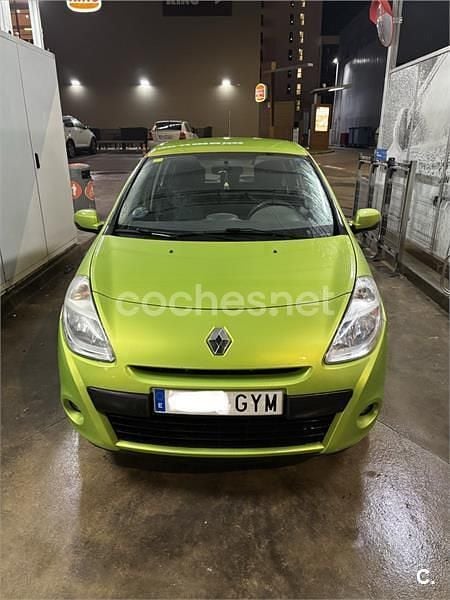 Usado Renault Clio II Exception 75 CV (55 kW) 2010 Verde Berlina