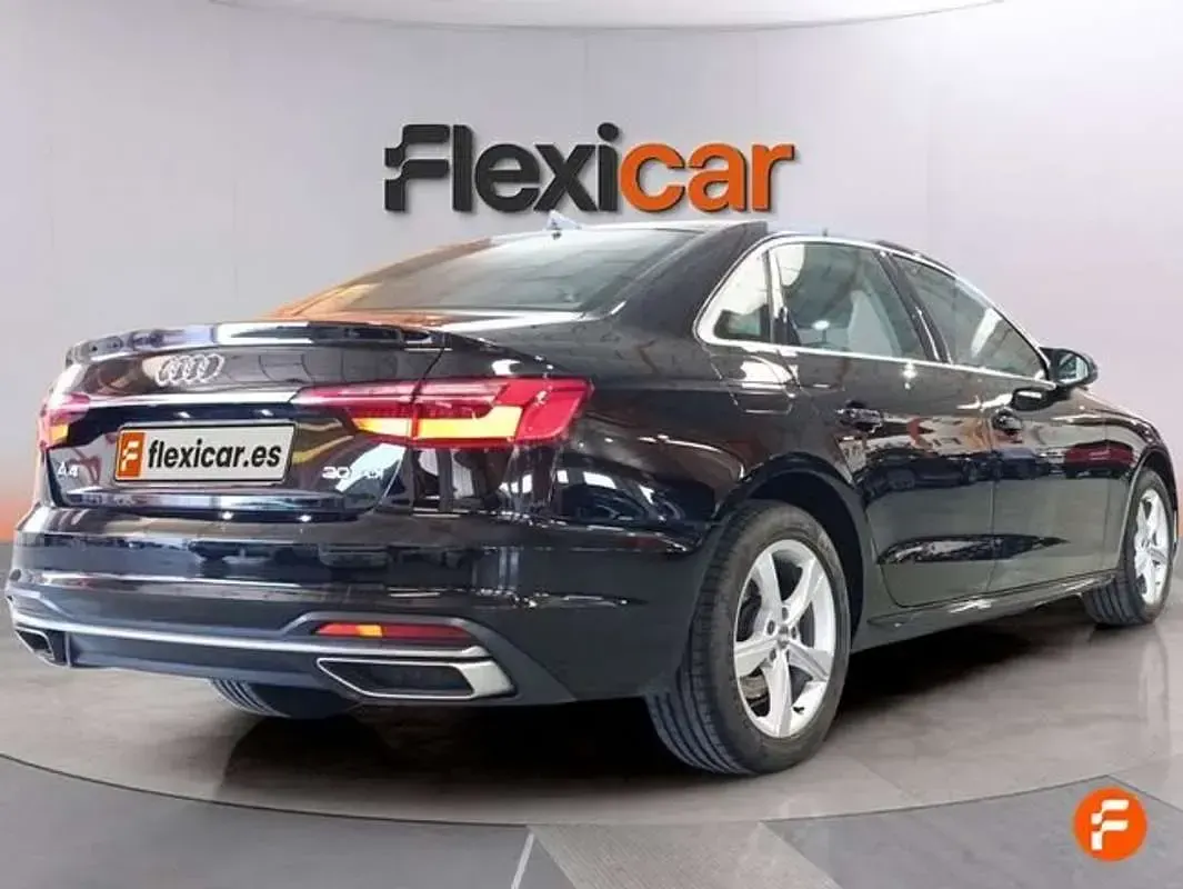 Usado Audi A4 Advanced Plus 136 CV (100 kW) 2020 Negro Berlina