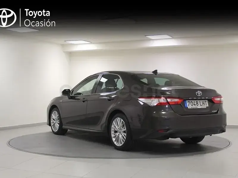 Usado Toyota Camry Advance 218 CV (160 kW) 2020 Marrón Berlina