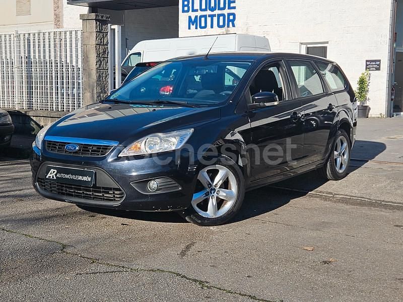 Usado Ford Focus Trend 109 CV (80 kW) 2010 Negro Familiar