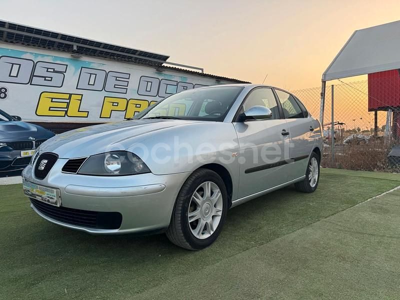 Usado Seat Cordoba Reference 75 CV (55 kW) 2005 Gris / plata Berlina