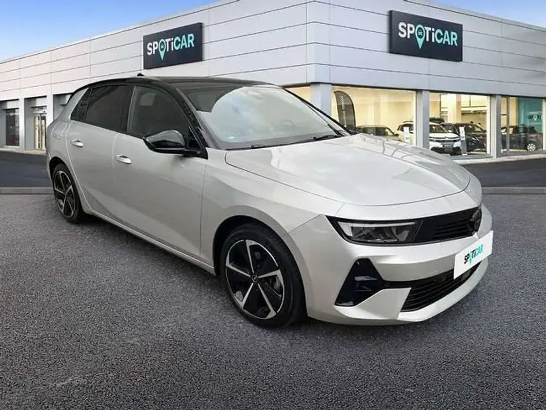 Usado Opel Astra 131 CV (96 kW) 2025 Gris Utilitario