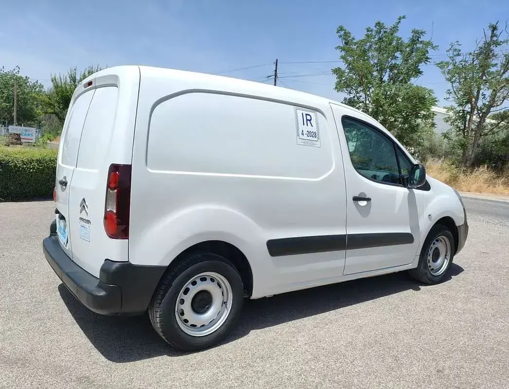 Usado Citroën Berlingo 102 CV (75 kW) 2019 Blanco Monovolumen