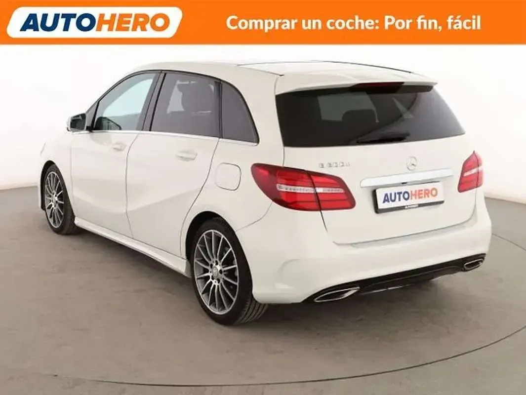 Usado Mercedes B200 AMG line 135 CV (99 kW) 2016 Blanco Utilitario