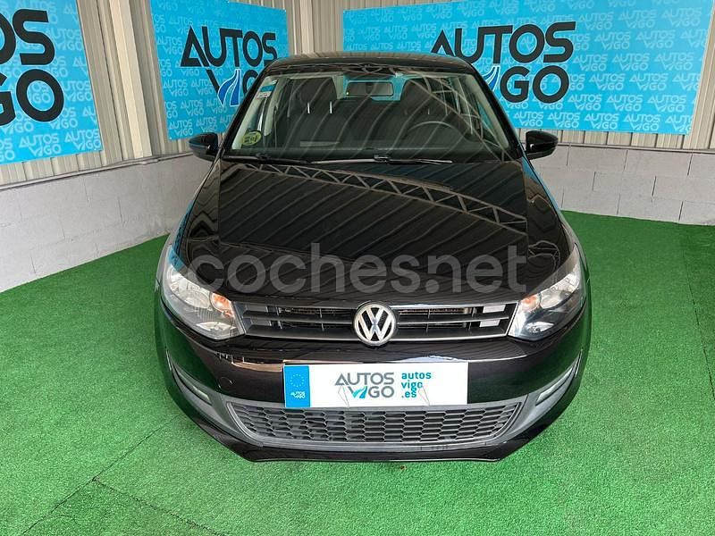 Usado VW Polo Advance 75 CV (55 kW) 2014 Negro Berlina