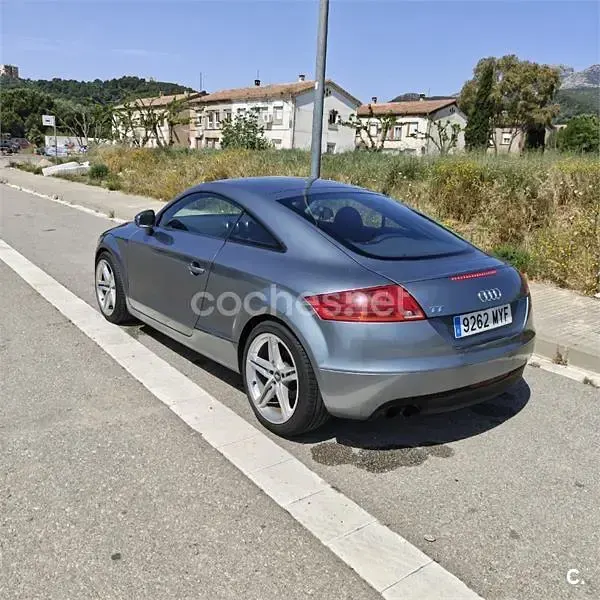 Usado Audi TT 200 CV (147 kW) 2007 Gris / plata Coupe