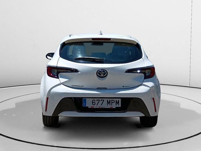 Usado Toyota Corolla Active 140 CV (102 kW) 2024 Blanco Berlina