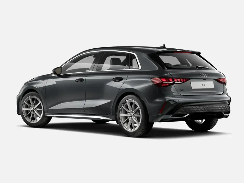 Nuevo Audi A3 204 CV (150 kW) 2026 Gris daytona Berlina