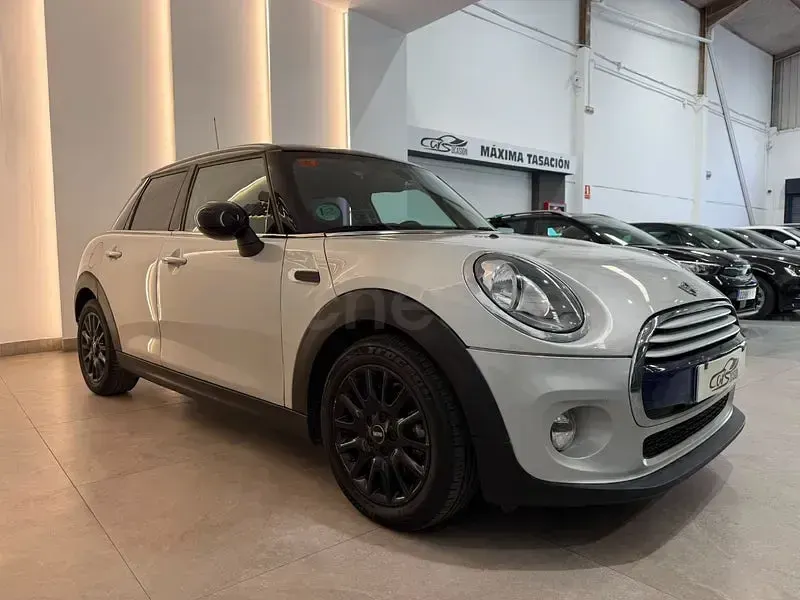 Usado Mini Cooper D 116 CV (85 kW) 2016 Gris / plata Utilitario