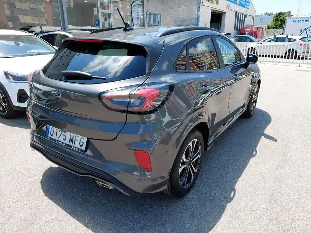 Usado Ford Puma ST-Line 125 CV (91 kW) 2023 Gris SUV