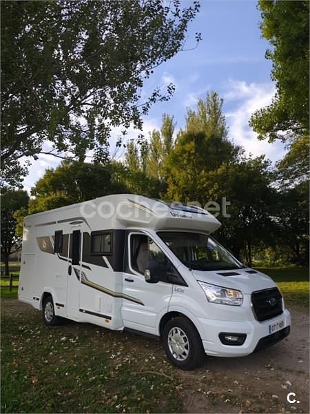 Blanco Usado 2024 Ford Transit Custom Nugget Monovolumen | 53.000 € - Imagen 1/4