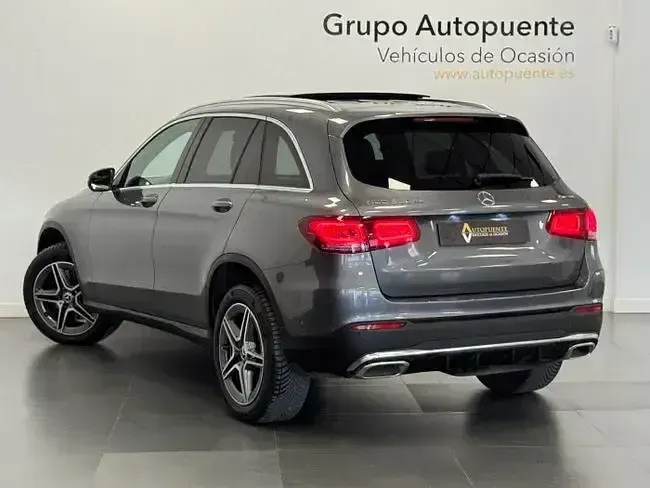 Usado Mercedes GLC300e AMG 306 CV (225 kW) 2022 Gris SUV