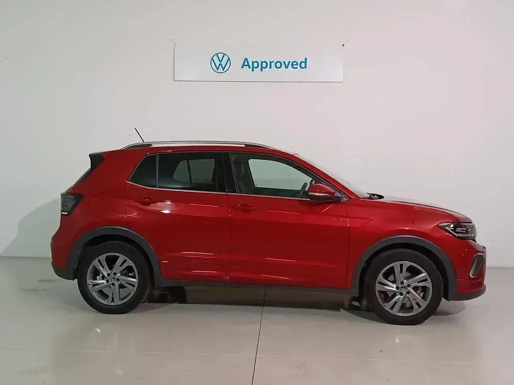 Usado VW T-Cross R-line 116 CV (85 kW) 2024 Rojo SUV