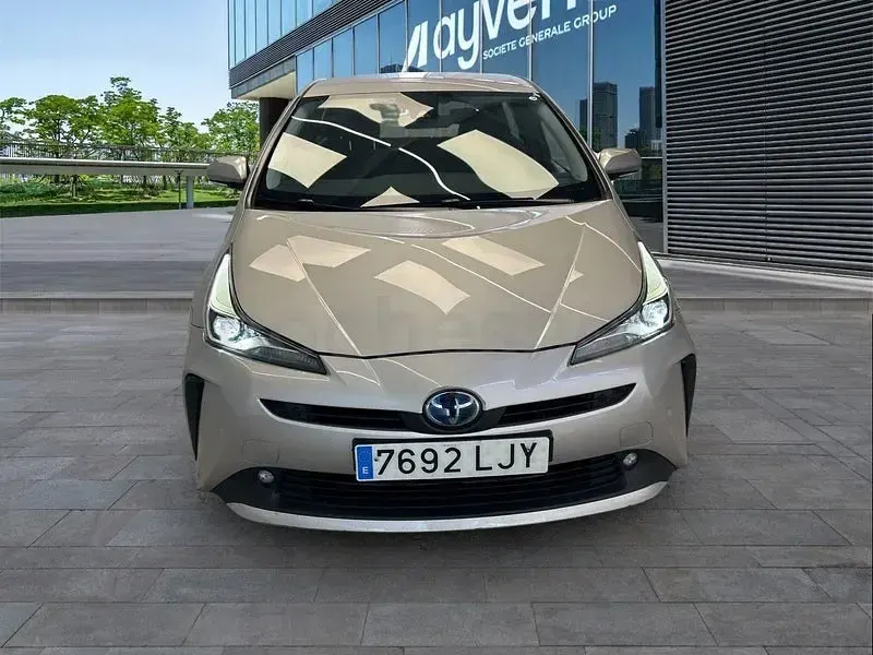 Begagnad Toyota Prius 122 HK (89 kW) 2020 Brun Halvkombi