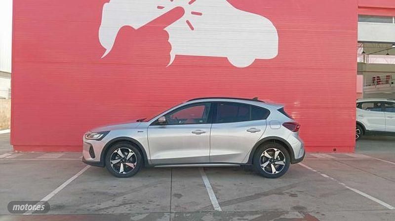 Usado Ford Focus Active 155 CV (114 kW) 2024 Plateado Berlina