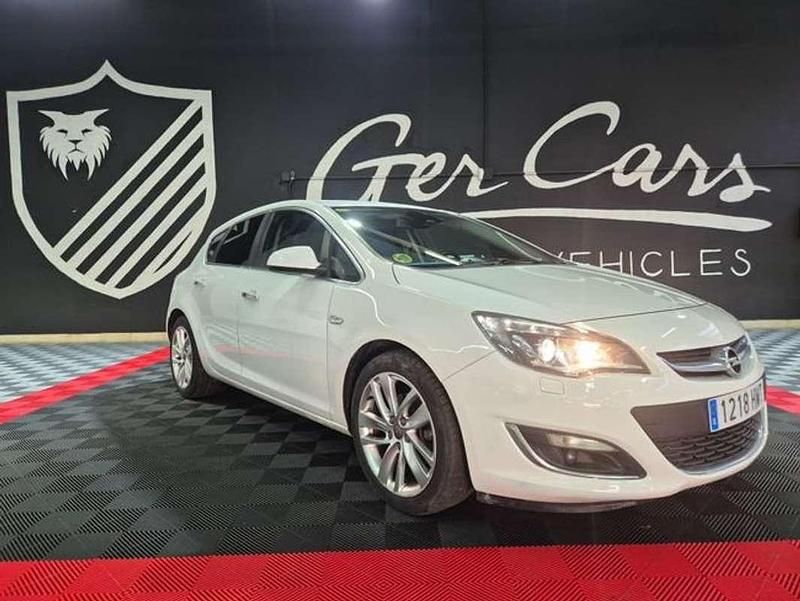 Usado Opel Astra Excellence 110 CV (80 kW) 2012 Blanco Utilitario