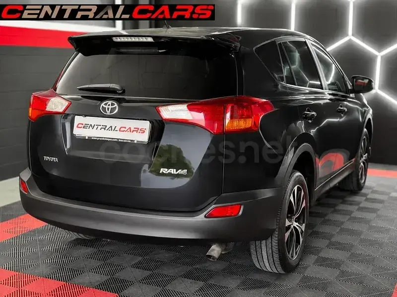 Usado Toyota RAV4 Advance 124 CV (91 kW) 2014 Negro SUV