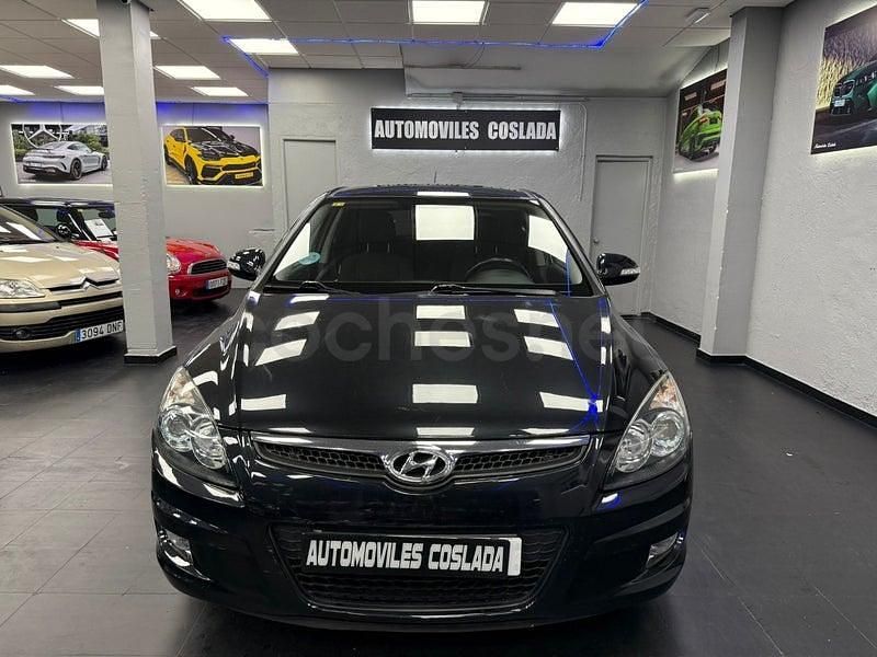 Usado Hyundai i30 Classic 109 CV (80 kW) 2010 Negro Berlina