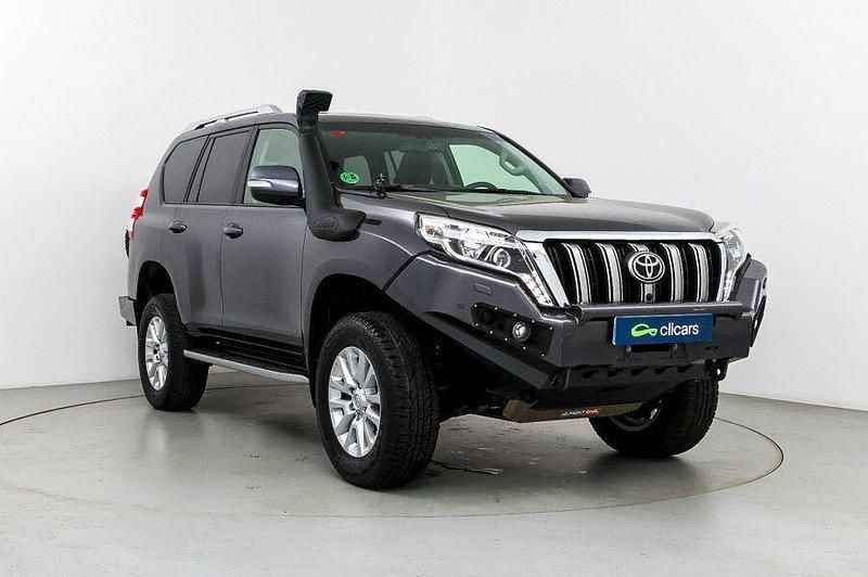 Usado Toyota Land Cruiser 177 CV (130 kW) 2017 Gris / plata SUV