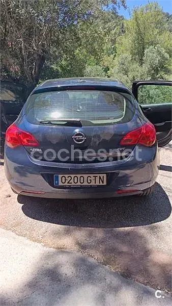 Usado Opel Astra Enjoy 110 CV (80 kW) 2010 Azul Berlina