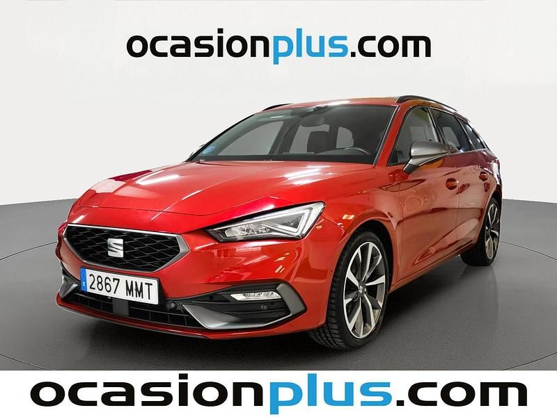 Usado Seat Leon FR 150 CV (110 kW) 2024 Rojo Monovolumen
