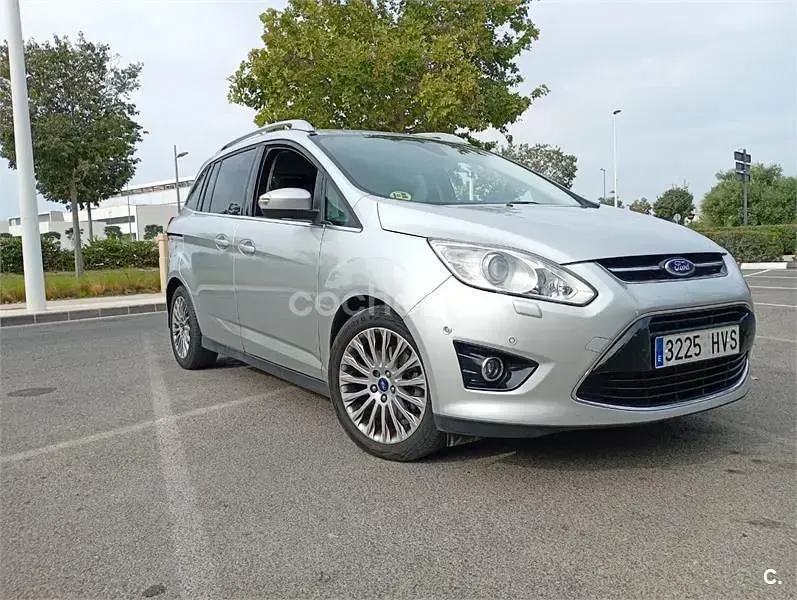 Usado Ford Grand C-Max Titanium 140 CV (102 kW) 2014 Gris / plata Monovolumen