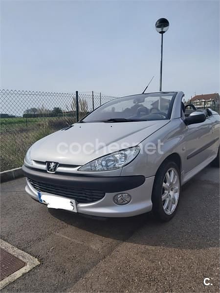 Gris / plata Usado 2001 Peugeot 206 Descapotable | 3500 € (Precio justo) - Imagen 1/4