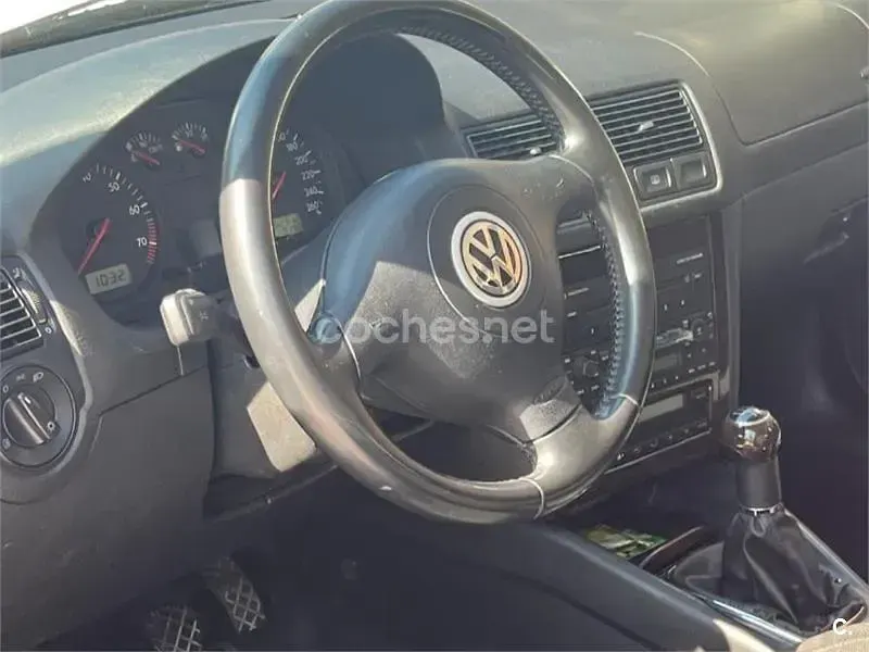 Usado VW Golf IV GTI 150 CV (110 kW) 2002 Rojo Berlina