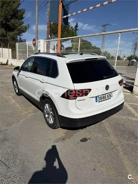 Usado VW Tiguan 125 CV (91 kW) 2018 Blanco SUV
