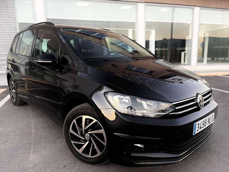 Usado VW Touran Advance 150 CV (110 kW) 2018 Negro Monovolumen