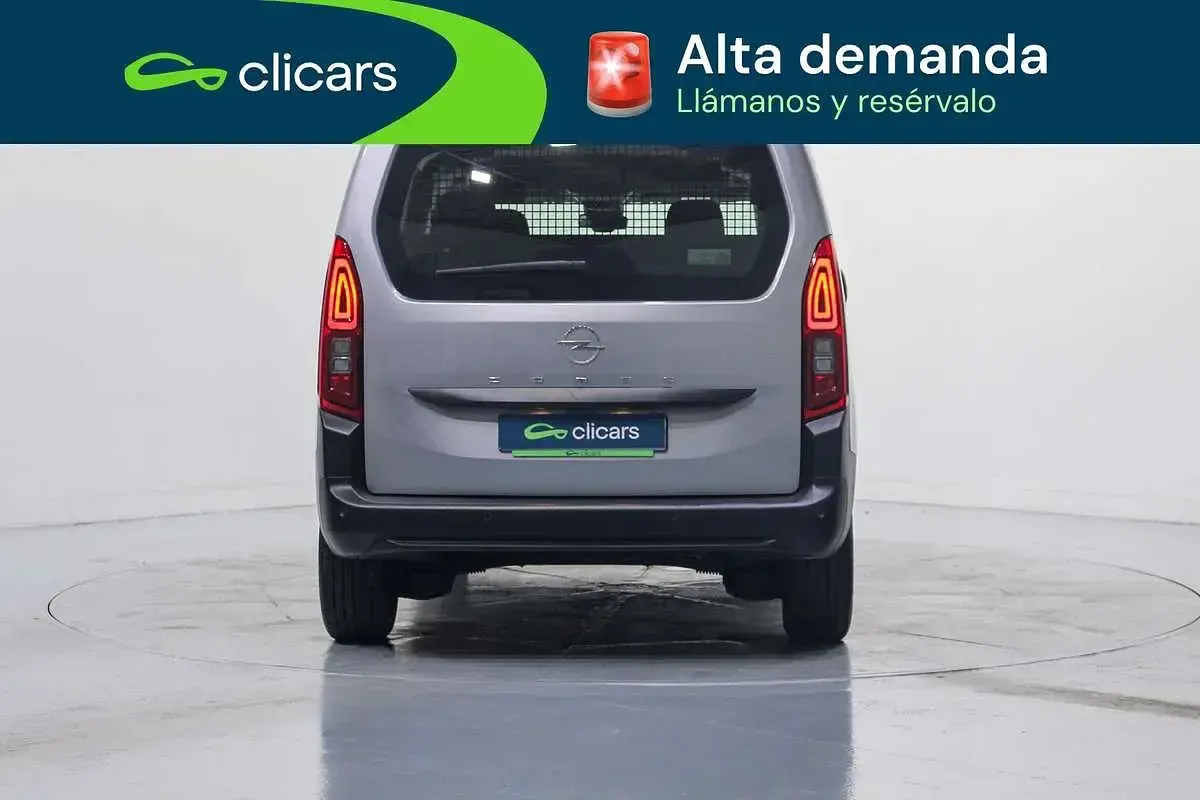 Usado Opel Combo Edition 102 CV (75 kW) 2025 Plateado Monovolumen