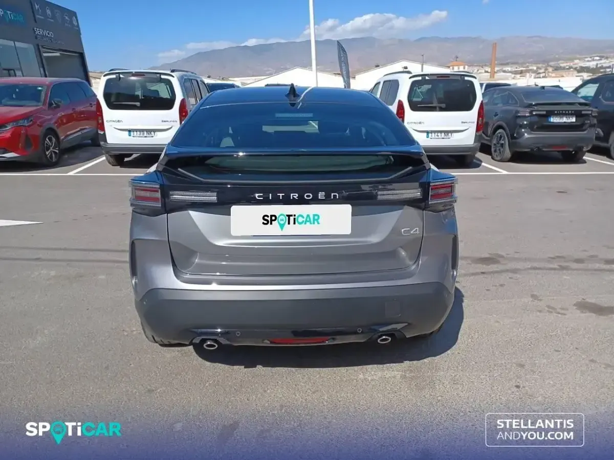 Nuevo Citroën C4 136 CV (100 kW) 2026 Gris SUV