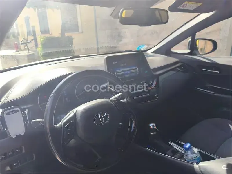 Usado Toyota C-HR Advance 122 CV (89 kW) 2019 Gris / plata SUV