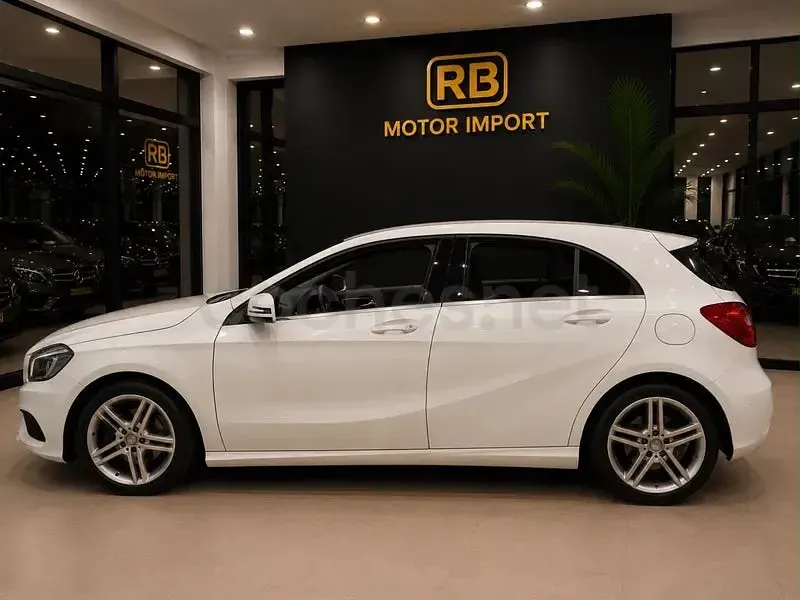 Usado Mercedes A200 Urban 136 CV (100 kW) 2013 Blanco Utilitario
