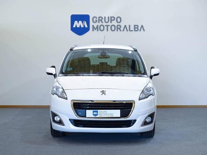 Usado Peugeot 5008 Style 131 CV (96 kW) 2015 Blanco Monovolumen