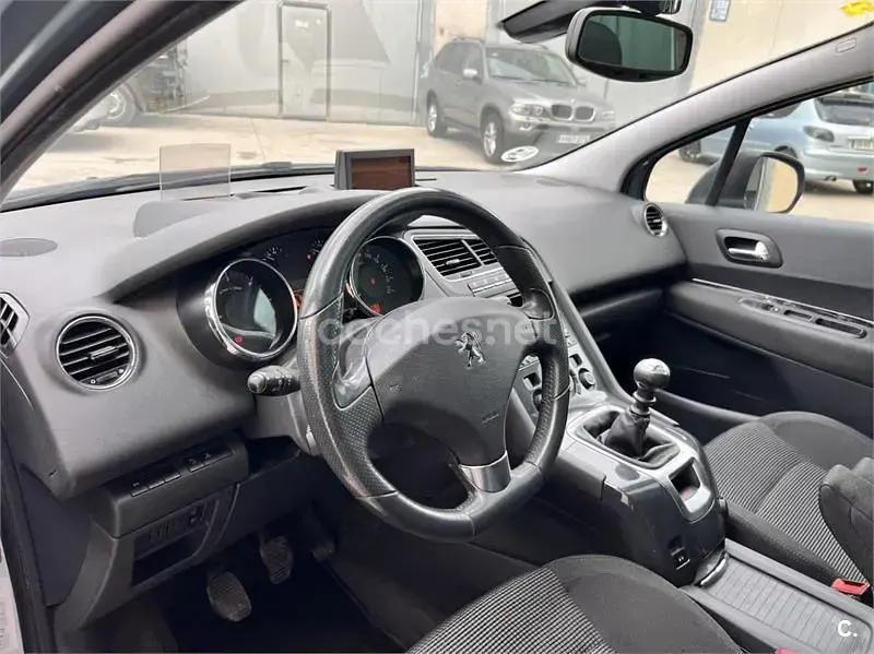 Usado Peugeot 5008 Sport 110 CV (80 kW) 2009 Azul Monovolumen