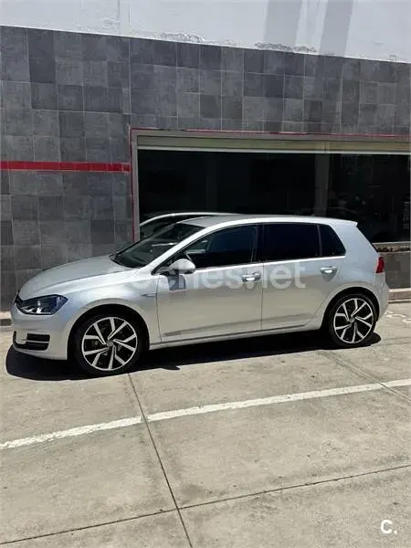Usado VW Golf VII Business 105 CV (77 kW) 2016 Gris / plata Berlina