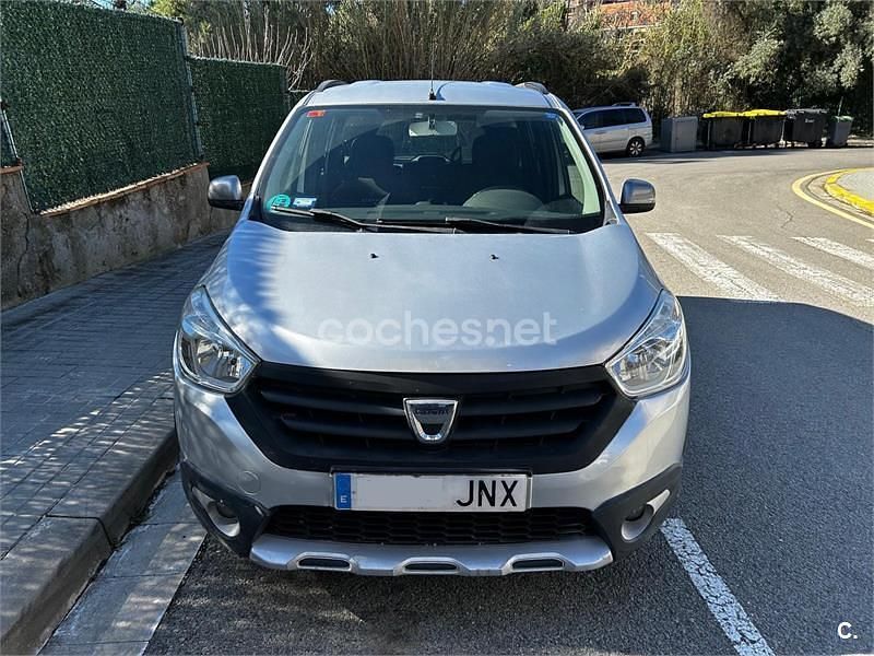 Usado Dacia Lodgy Stepway 107 CV (78 kW) 2016 Gris / plata Monovolumen