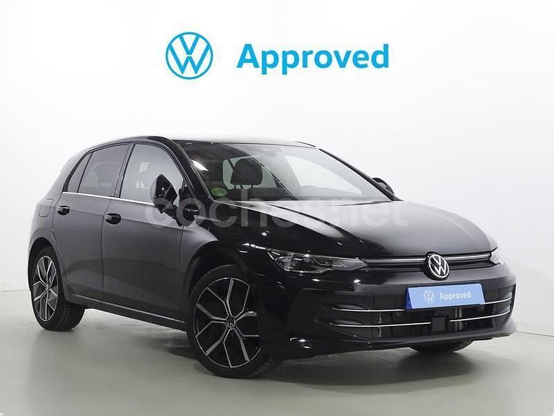 Negro Usado 2024 VW Golf VIII Berlina | 33.400 € (Precio justo) - Imagen 1/4