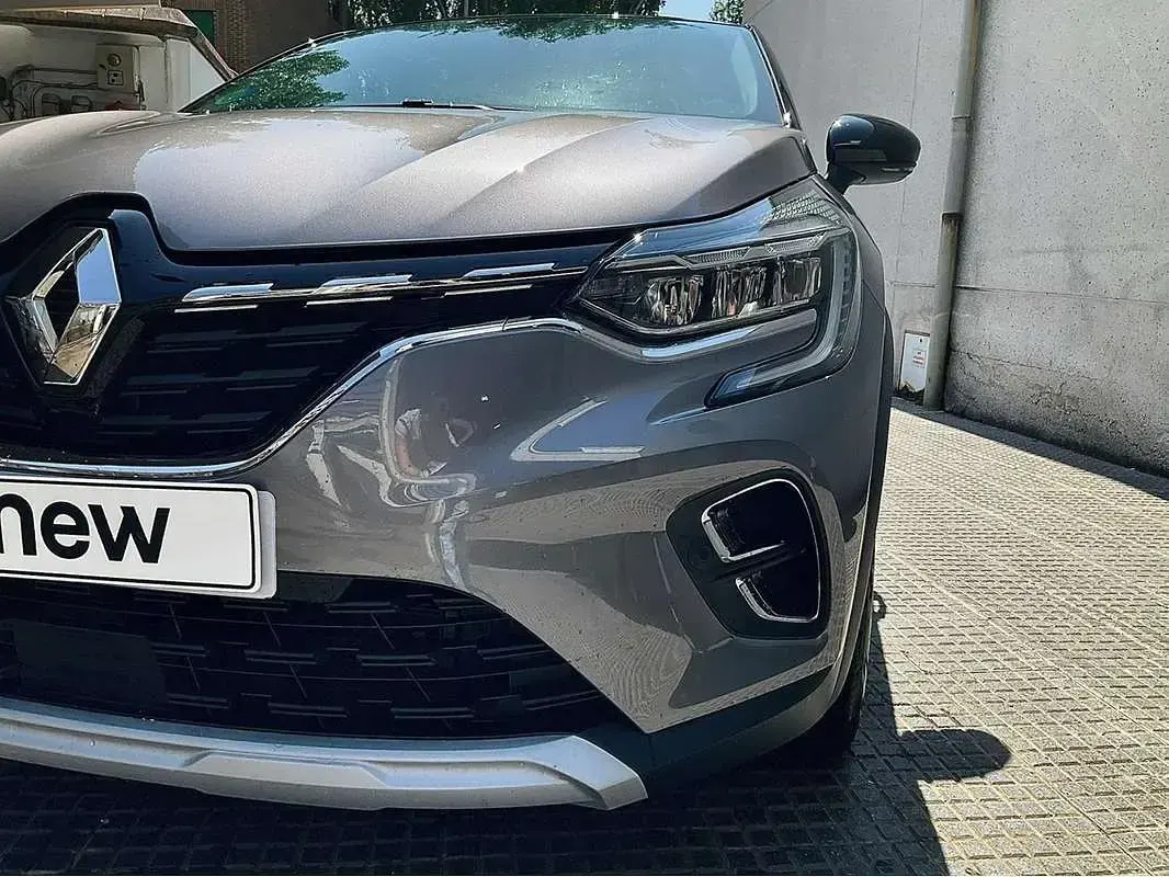 Usado Renault Captur Techno 140 CV (102 kW) 2023 Gris SUV