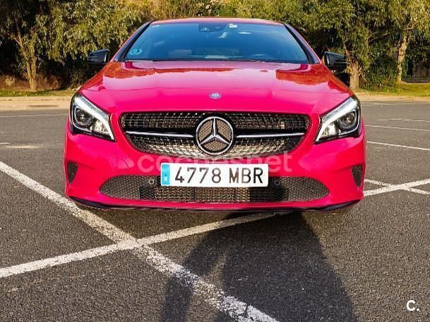 Rojo Usado 2016 Mercedes CLA220 Shooting Brake Urban Familiar | 21.500 € (Un poco caro) - Imagen 1/4
