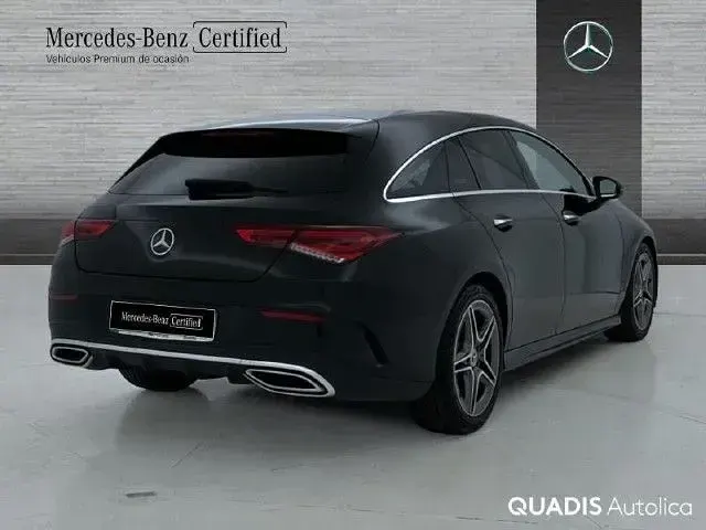 Usado Mercedes CLA200 Shooting Brake 163 CV (119 kW) 2022 Negro cosmos Familiar