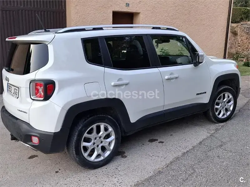 Usado Jeep Renegade Longitude 140 CV (102 kW) 2015 Blanco SUV