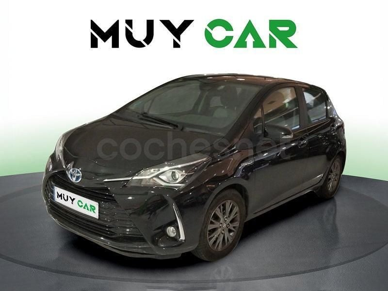 Usado Toyota Yaris Hybrid Active 100 CV (73 kW) 2018 Negro Berlina