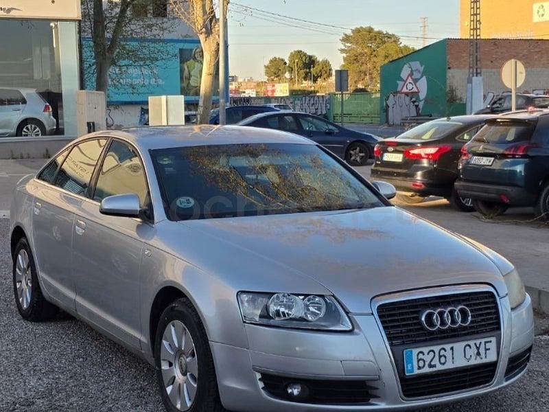 Usado Audi A6 177 CV (130 kW) 2004 Gris / plata Berlina