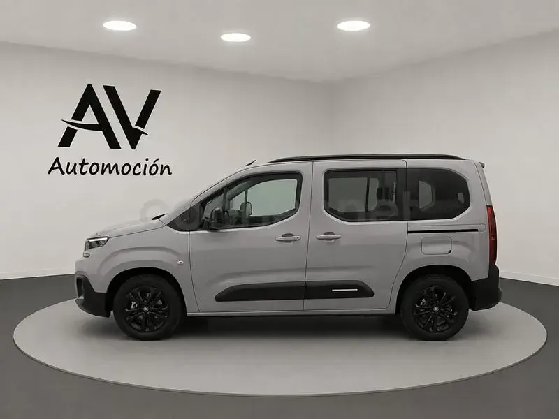 Usado Citroën Berlingo Business Class 102 CV (75 kW) 2024 Gris / plata Monovolumen