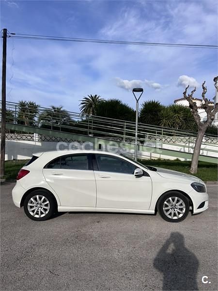 Usado Mercedes A180 Style 109 CV (80 kW) 2013 Blanco Berlina