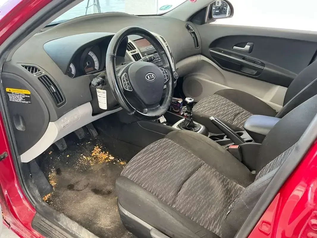 Usado Kia Ceed Active 126 CV (92 kW) 2009 Burdeos Utilitario