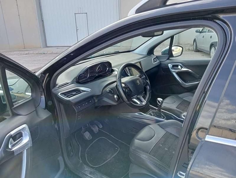 Usado Peugeot 2008 116 CV (85 kW) 2015 Negro SUV