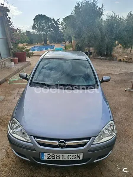 Usado Opel Corsa Enjoy 70 CV (51 kW) 2004 Gris / plata Utilitario